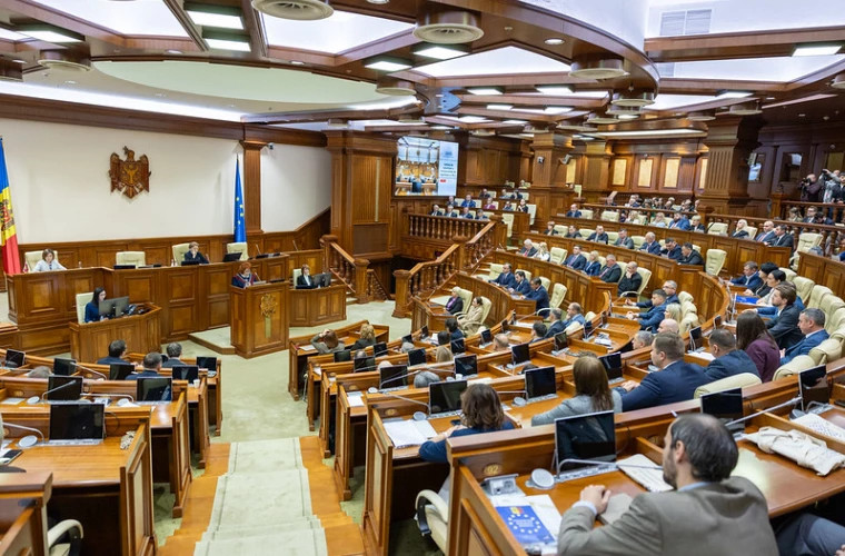 Первое заседание парламента Молдовы: оглашены лидеры фракций XII созыва