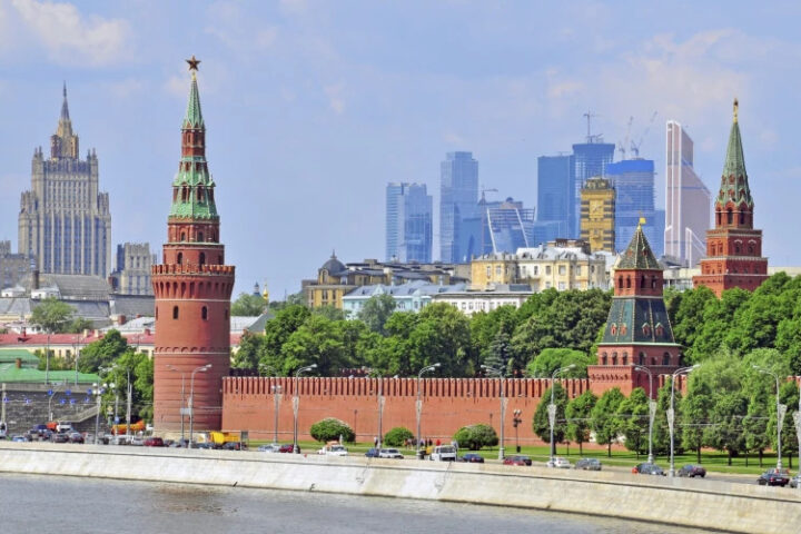Песков о противоречивых заявлениях Зеленского: Россия продолжит усилия по урегулированию конфликта