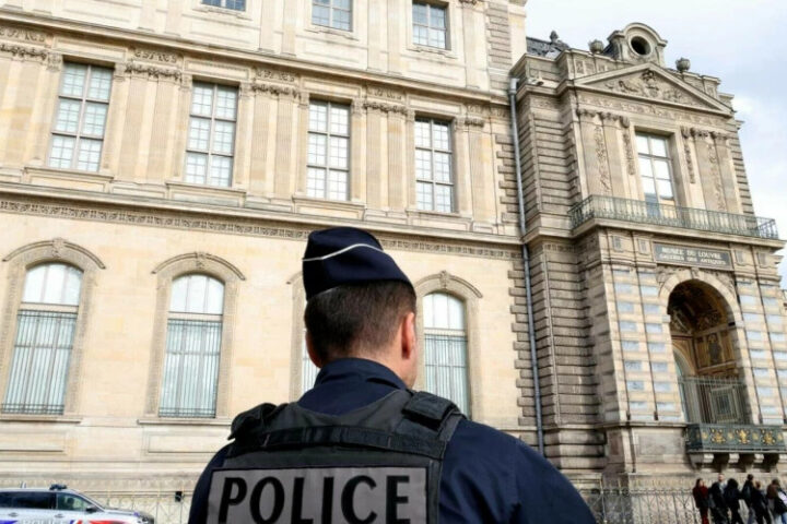 Подробности ограбления в Лувре: свидетель охраны рассказала о нападении и его последствиях