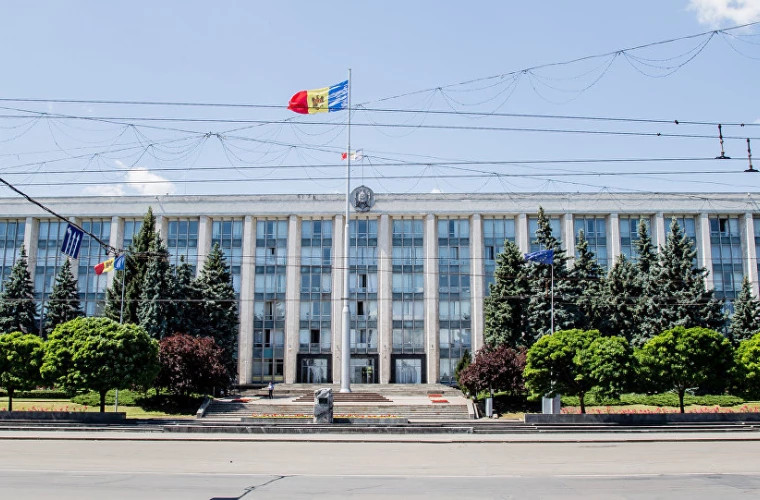 Правительство Молдовы представляет программу по укреплению безопасности и европейской интеграции