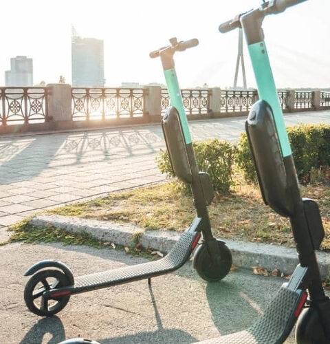 Пражский городской совет вводит запрет на прокат электросамокатов из-за жалоб жителей