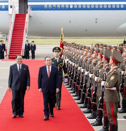 Премьер КНР Ли Цян посетил Пхеньян для участия в праздновании 80-летия Трудовой партии Кореи