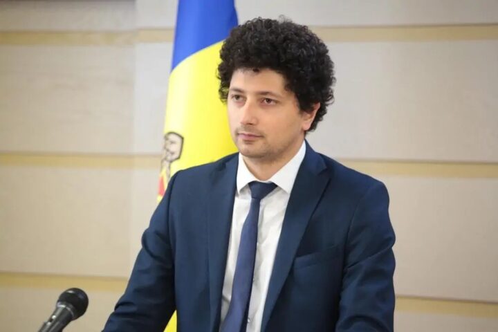 Применение НДС на импорт автомобилей в Молдову отложено до вступления в ЕС, заявил депутат Раду Мариан