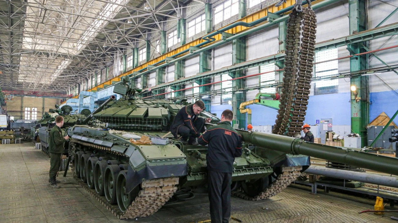 Производство на военных заводах в России пошло на спад