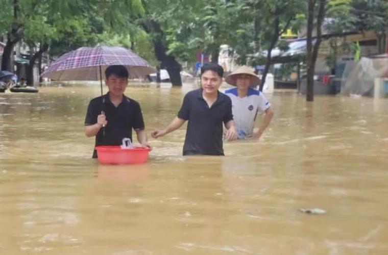 Рекордные осадки во Вьетнаме привели к наводнению в исторических городах Хюэ и Хойян