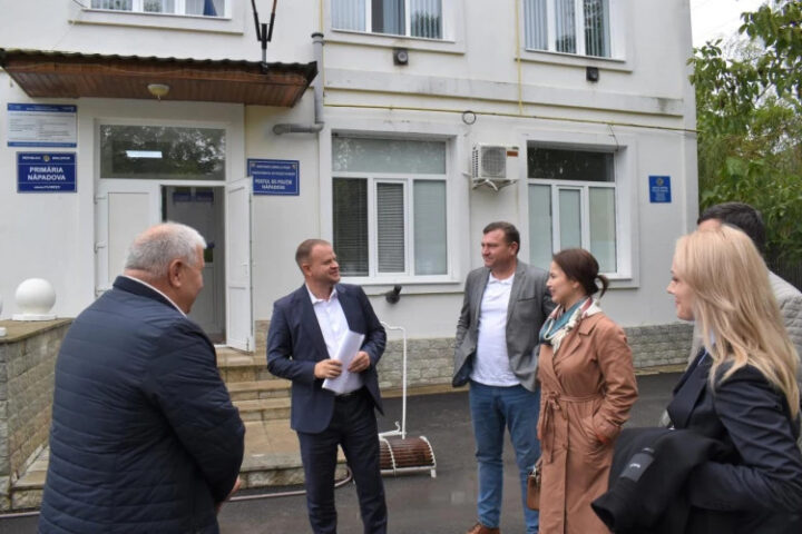 Роман Рошка с рабочим визитом посетил села Сэнэтэука и Нападова Флорештского района