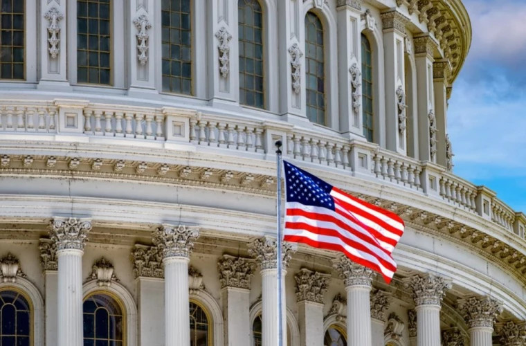 Сенат США не смог согласовать финансирование правительства в 12-й раз