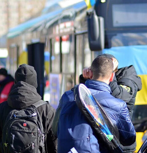 СМИ: количество молодых мужчин, покинувших Украину, превысило численность армии Великобритании