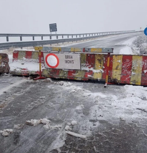 Снегопад в румынских горах: закрыта трасса Трансальпина и зарегистрированы ДТП