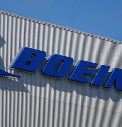 Сотрудники заводов Boeing продолжают забастовку после отклонения предложения компании