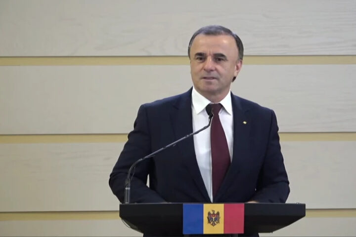 Тарлев предлагает создать министерства промышленности и транспорта для восстановления экономики Молдовы