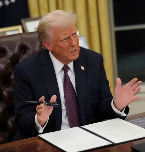 Трамп объявил о прекращении торговых переговоров с Канадой из-за критической рекламы с Рейганом