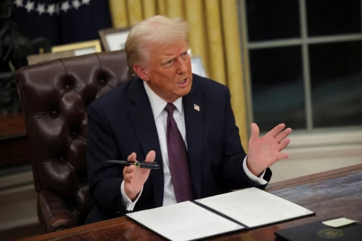 Трамп объявил о прекращении торговых переговоров с Канадой из-за критической рекламы с Рейганом