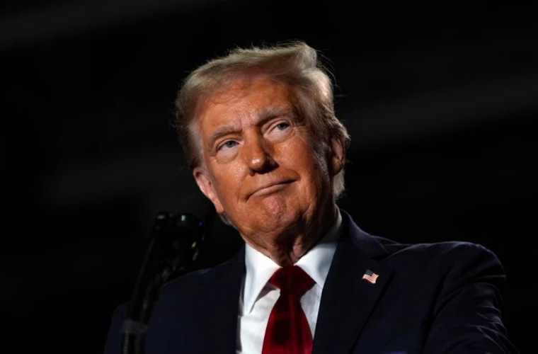 Трамп заявил о начале увольнений госслужащих из-за шатдауна в США