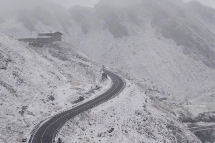 Трансальпина закрыта из-за гололеда; закрытие продлится до среды утра