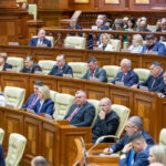 Учредительное заседание нового парламента Молдовы прошло с политическими речами и протокольными моментами