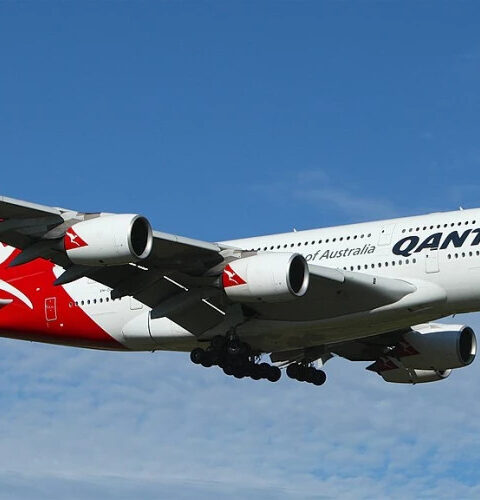 Утечка данных 5,7 млн клиентов Qantas и других компаний стала доступна в интернете