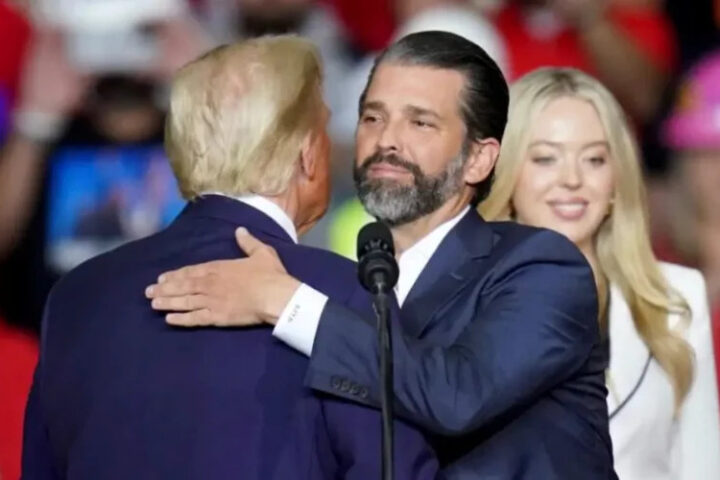 Утечка контактных данных Дональда Трампа-младшего и Энтони Албанизе на американском сайте