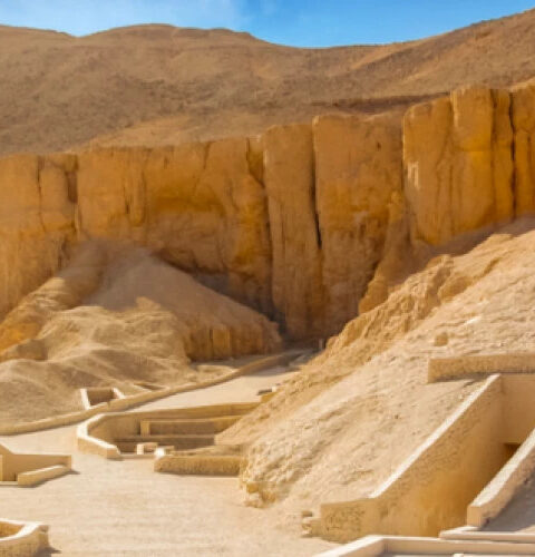 В Абидосе археологи обнаружили 3600-летнюю гробницу неизвестного фараона