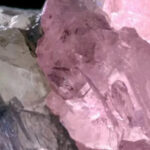 В Ботсване обнаружен редкий алмаз с розовой и прозрачной половинами