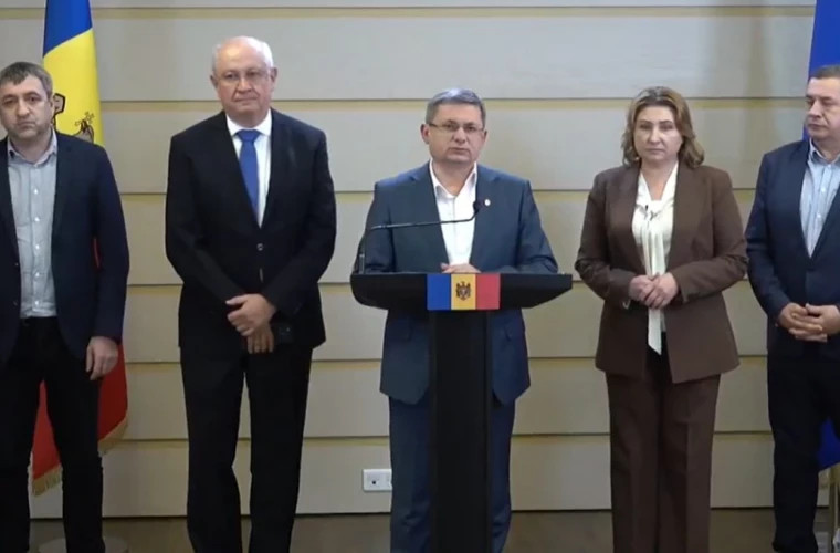 В пятницу парламент рассмотрит утверждение нового правительства во главе с Александром Мунтяну, несмотря на требования оппозиции о паузе