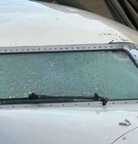 В США Boeing 737 MAX авиакомпании United совершил экстренную посадку из-за трещины в лобовом стекле