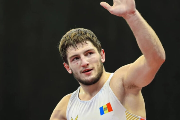 Виталий Ерёменко завоевал серебро на чемпионате мира по борьбе в Сербии