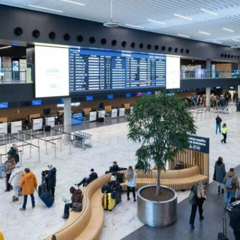 Аэропорт Вильнюса не работал всю ночь из-за метеошаров в воздушном пространстве