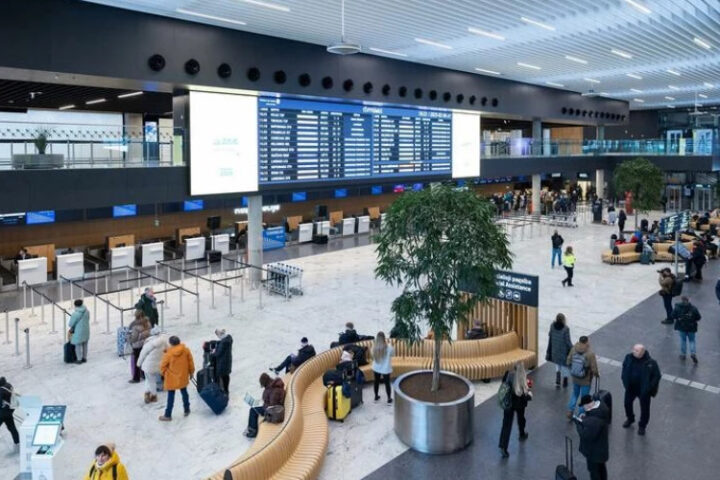 Аэропорт Вильнюса не работал всю ночь из-за метеошаров в воздушном пространстве