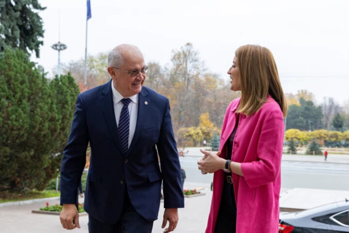 Александр Мунтяну подтвердил стремление Молдовы вступить в ЕС к 2028 году на встрече с Робертой Метсолой