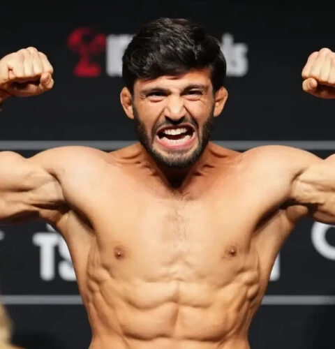 Арман Царукян ожидает нокаута в бою с Дэном Хукером 22 ноября в Катаре