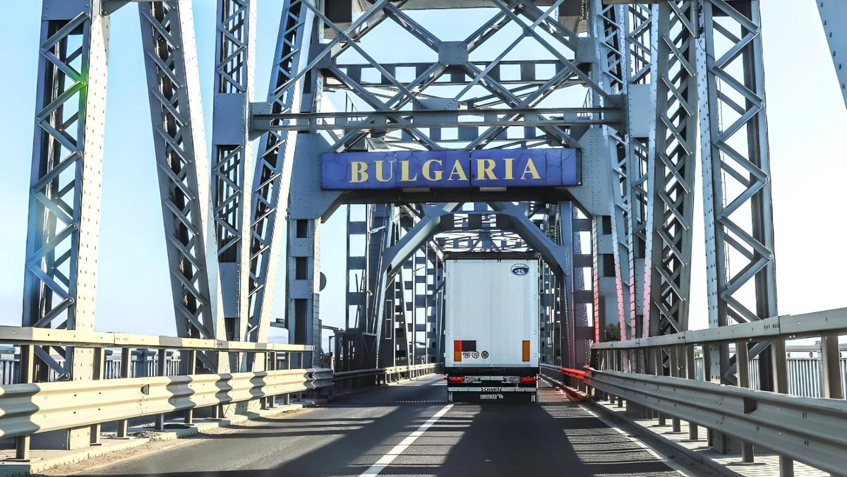Болгария временно приостанавливает движение по Мосту дружбы Джурджу-Русе 4-5 ноября