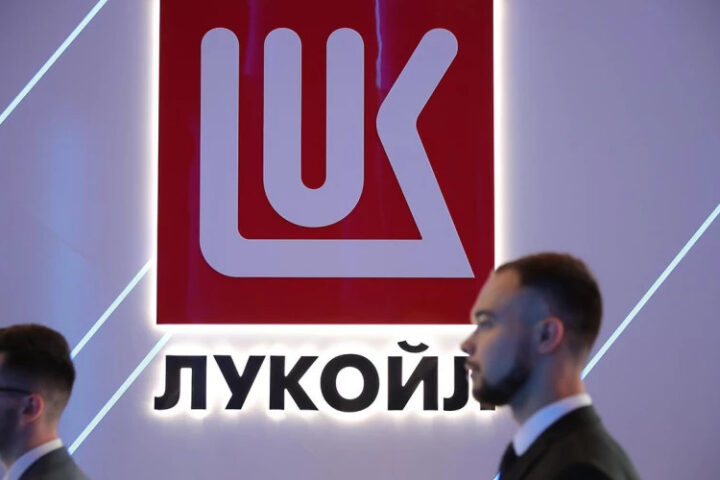 Carlyle рассматривает приобретение международных активов «Лукойла» на фоне ужесточения санкций США