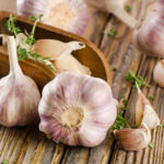 Чеснок на пустой желудок: как он укрепляет иммунитет и защищает от болезней