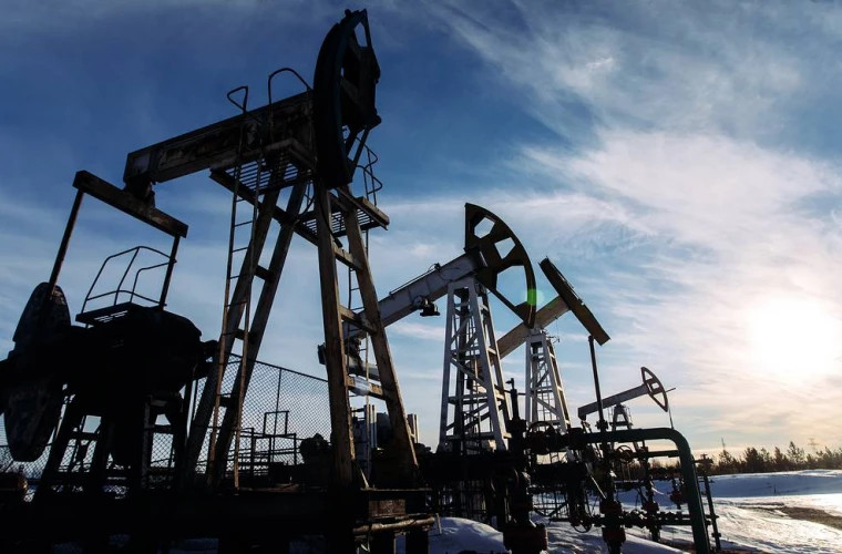 Цены на нефть растут на международных рынках после введения санкций США против России