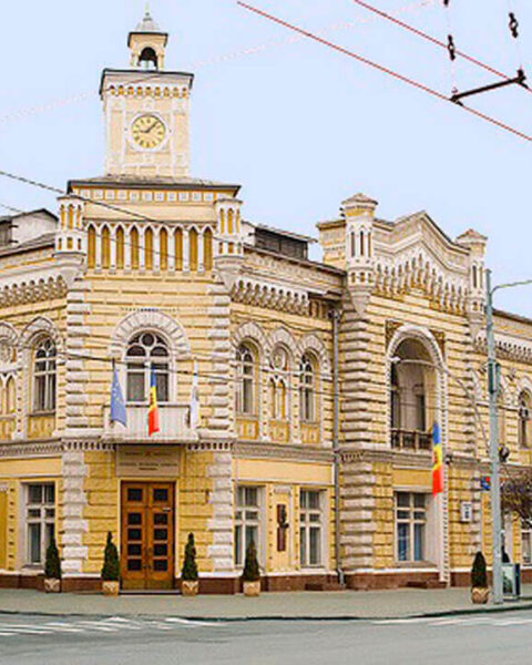 Кишинёвский мунсовет утвердил выплаты зарплат учителям без участия фракции ПСРМ