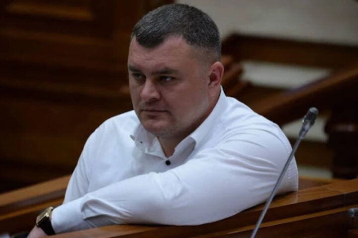 Депутат Григорий Новак: грузовик с оружием прошёл таможню Молдовы без пломб