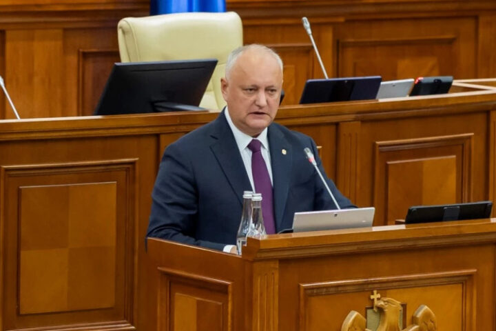 Додон критикует ПДС за сокращение финансирования и блокировку транша МВФ на 3 миллиарда леев