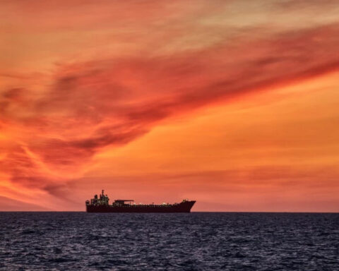 Два танкера загорелись в Чёрном море у берегов Турции, возможна связь с российскими санкциями