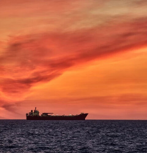 Два танкера загорелись в Чёрном море у берегов Турции, возможна связь с российскими санкциями