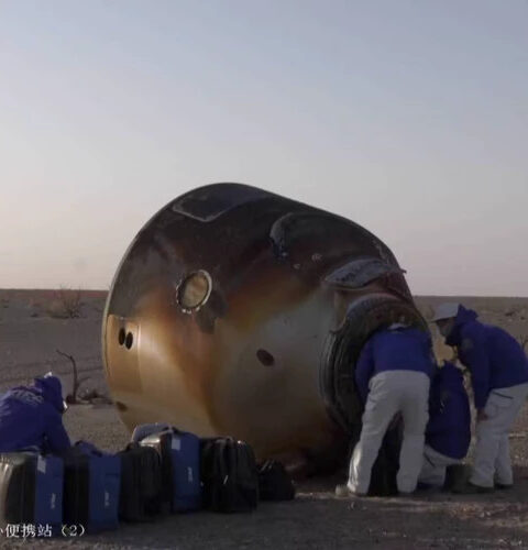 Экипаж космического корабля «Шэньчжоу-20» успешно вернулся на Землю