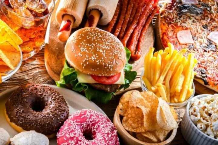 ЕС собирается ввести налог на вредные продукты и алкоголь с 2026 года