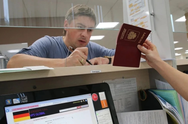 Еврокомиссия прекратила выдачу шенгенских мультивиз россиянам