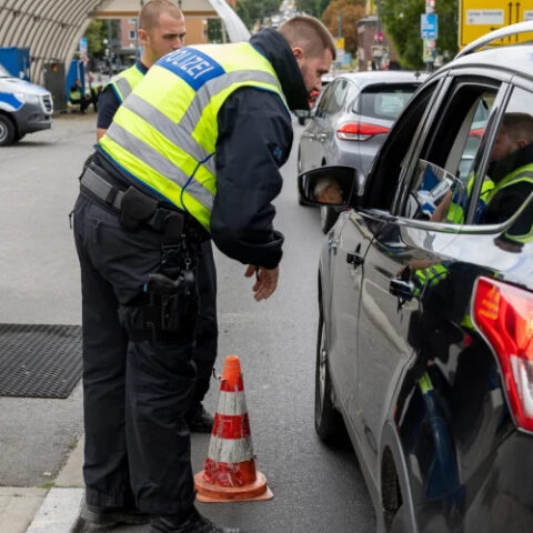 Германия запретила въезд почти 19 тысячам граждан после усиления пограничного контроля
