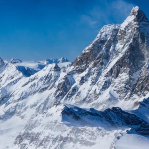 Гибель семи альпинистов в Непале: лавина накрыла группу на горе Ялунг Ри