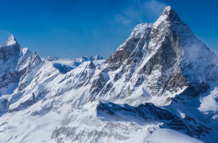 Гибель семи альпинистов в Непале: лавина накрыла группу на горе Ялунг Ри