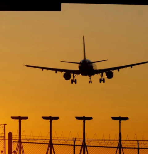 Истребитель Tejas ВВС Индии разбился на Дубайском авиасалоне