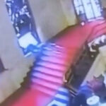 Итальянский политик разбил витраж стоимостью 40 тысяч евро при падении на лестнице