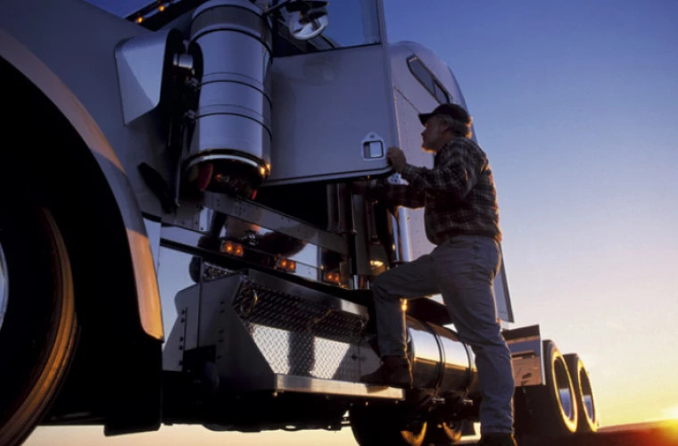 Калифорния аннулирует 17 000 водительских прав иммигрантов из-за истекшего срока действия