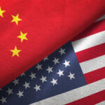 Китай временно отменяет запрет на экспорт металлов для полупроводников в США